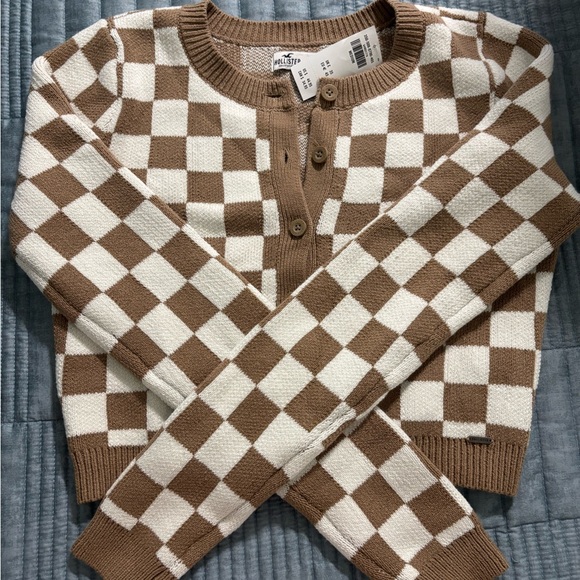 Hollister Sweaters - NWT Hollister Checkered Cardigan Sweater